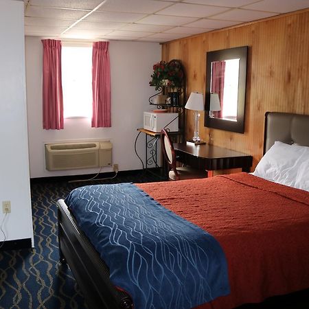 Rodeway Inn Harlan Экстерьер фото
