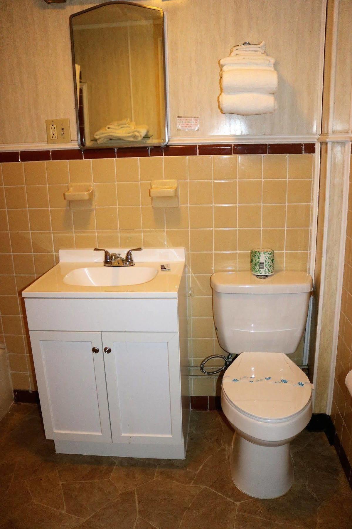 Rodeway Inn Harlan Экстерьер фото