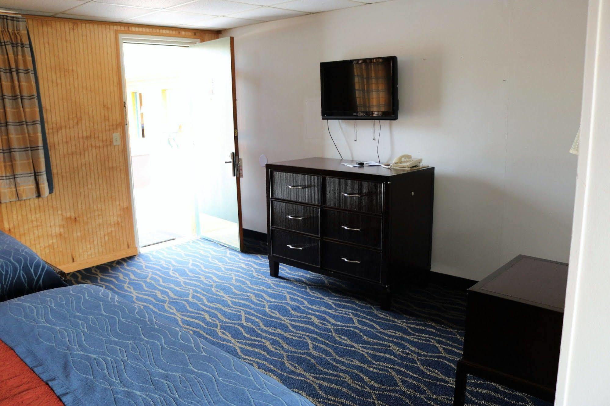 Rodeway Inn Harlan Экстерьер фото