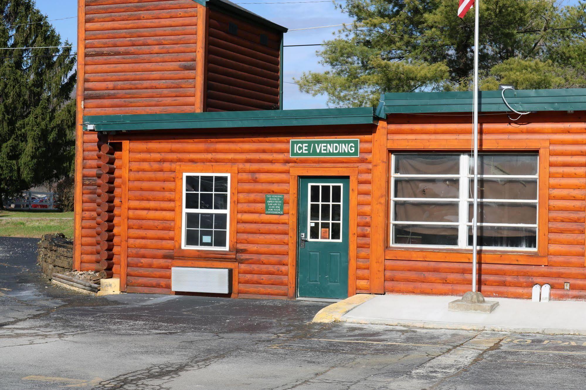 Rodeway Inn Harlan Экстерьер фото